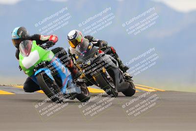 media/Sep-11-2022-SoCal Trackdays (Sun) [[81b7e951af]]/Turn 9 (930am)/